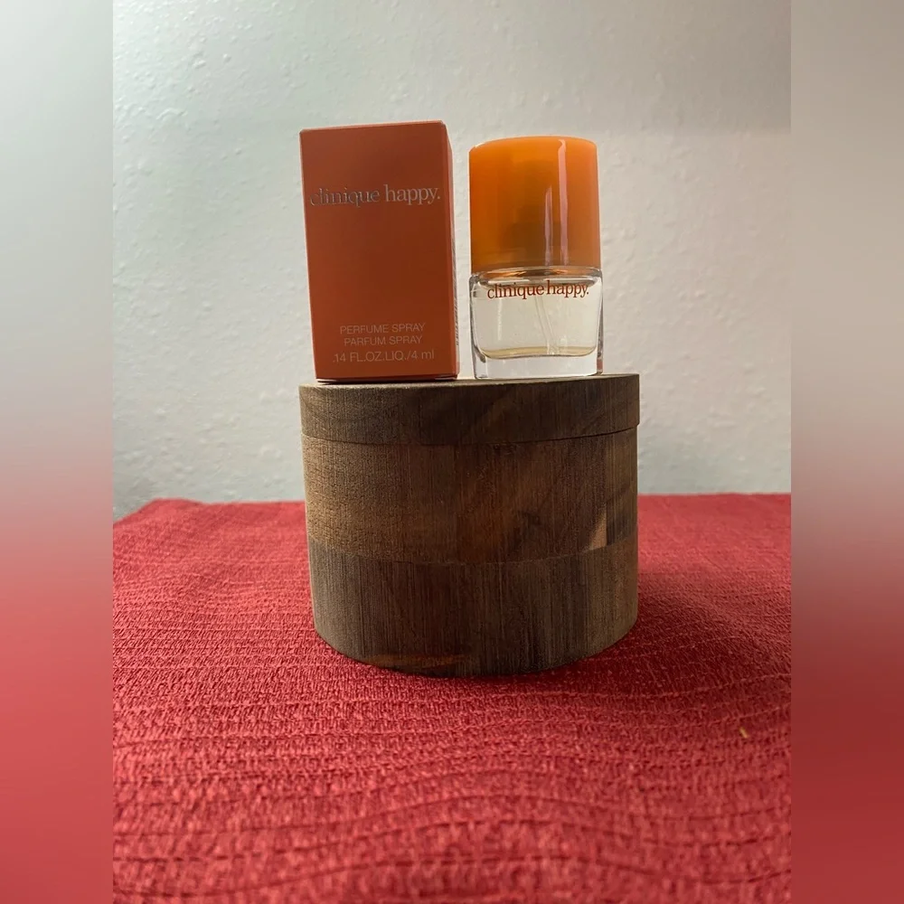 Skincare and Fragrance Mini Set - Picture 7 of 14